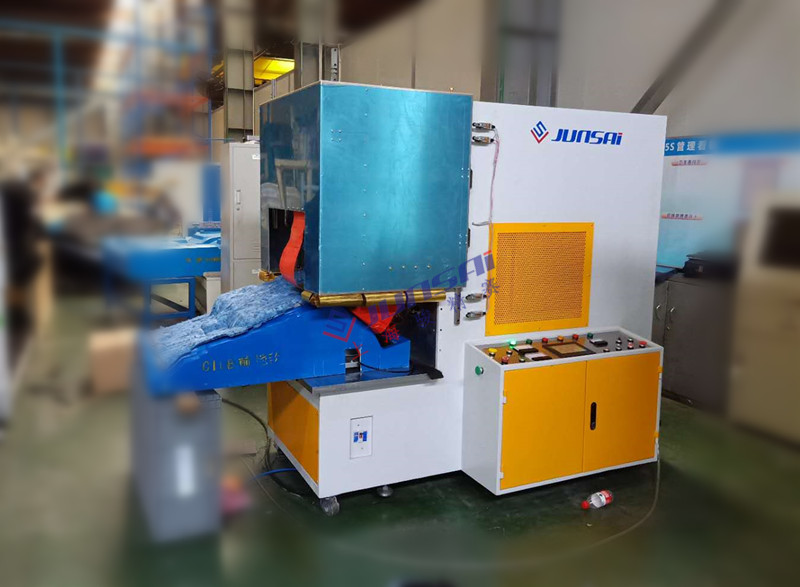 <a href=/list/qichexingye/ target=_blank class=infotextkey>汽車</a>腳墊焊接機(jī)