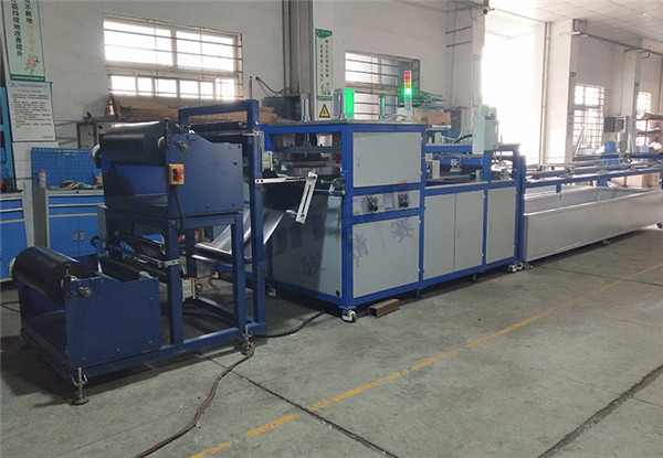 地?zé)崮と詣?a href=http://www.kkued.com/ target=_blank class=infotextkey>熱合機(jī)</a>